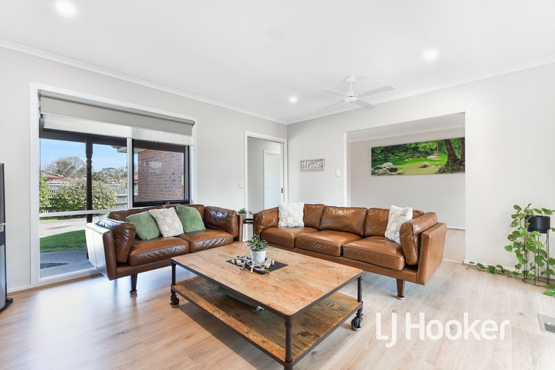 Photo - 2/28A Henry Street, Pakenham VIC 3810 - Image 8