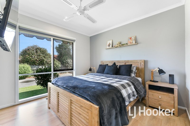 Photo - 2/28A Henry Street, Pakenham VIC 3810 - Image 11