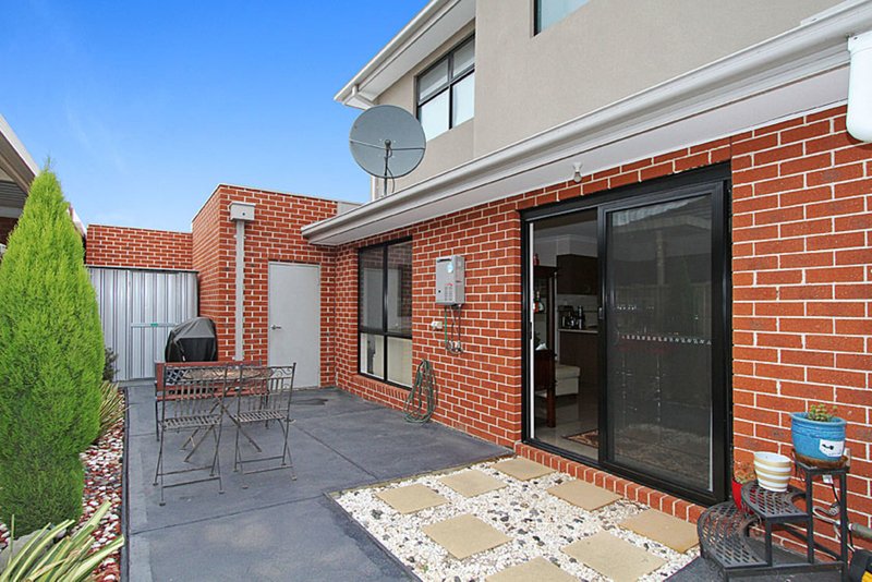 Photo - 2/29 Alexander Avenue, Thomastown VIC 3074 - Image 9