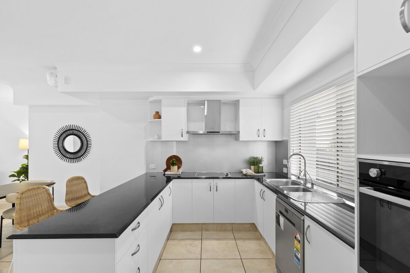 Photo - 2/29 Bayswater Avenue, Varsity Lakes QLD 4227 - Image 6
