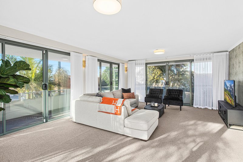 Photo - 2/29 Bourke Street, North Wollongong NSW 2500 - Image 7