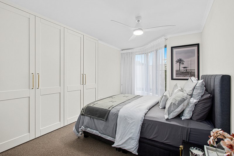 Photo - 2/29 Bourke Street, North Wollongong NSW 2500 - Image 11