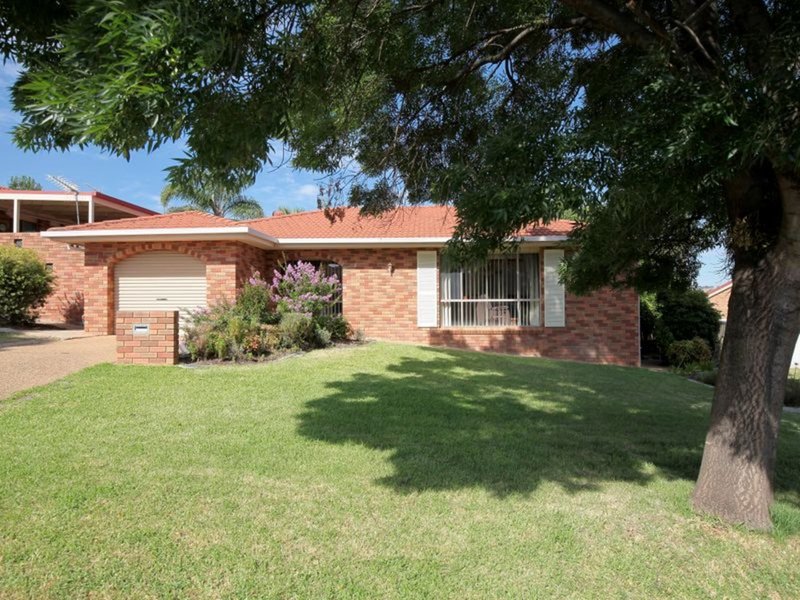 2/29 Brooklyn Drive, Bourkelands NSW 2650