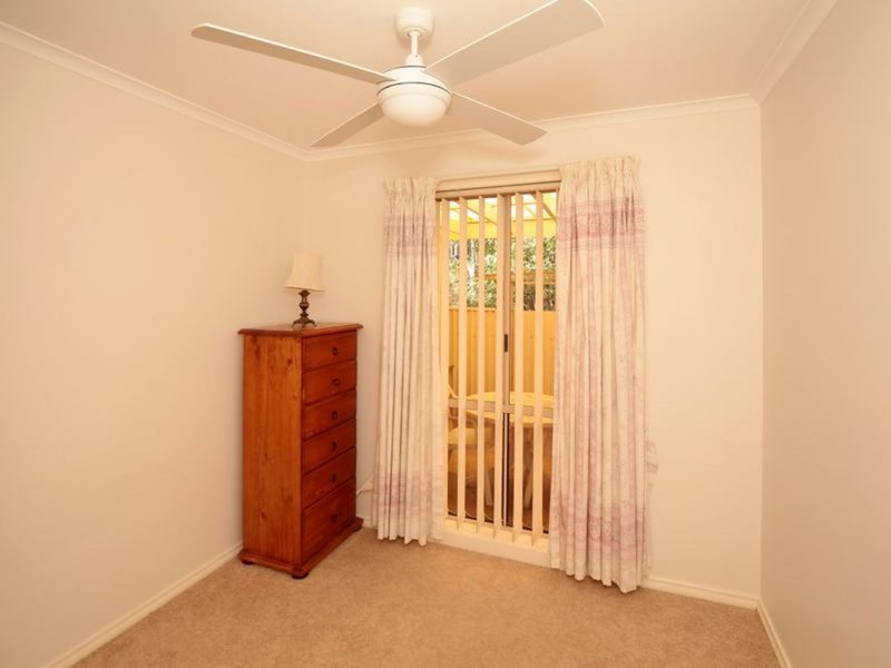 Photo - 2/29 Brooklyn Drive, Bourkelands NSW 2650 - Image 7