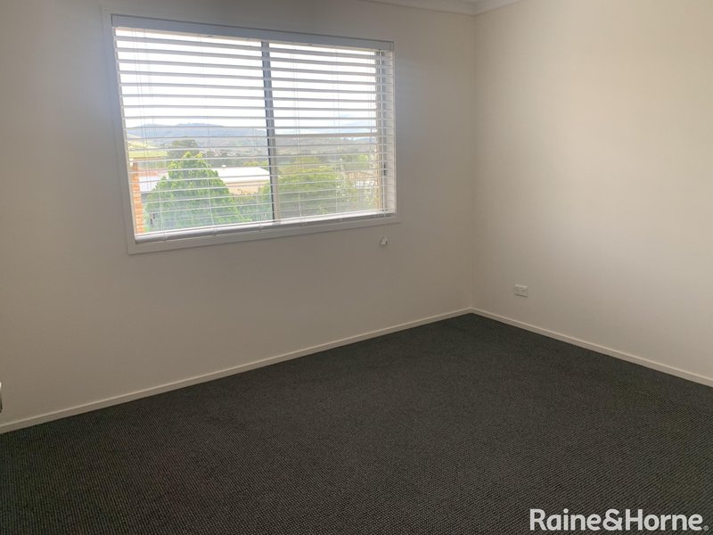 Photo - 2/29 Campbell Road, Tamworth NSW 2340 - Image 6