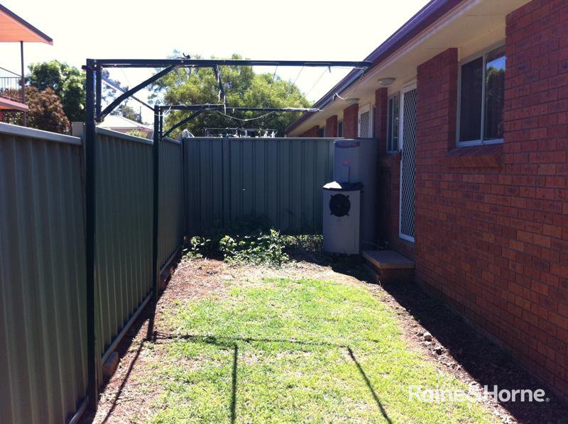 Photo - 2/29 Campbell Road, Tamworth NSW 2340 - Image 7