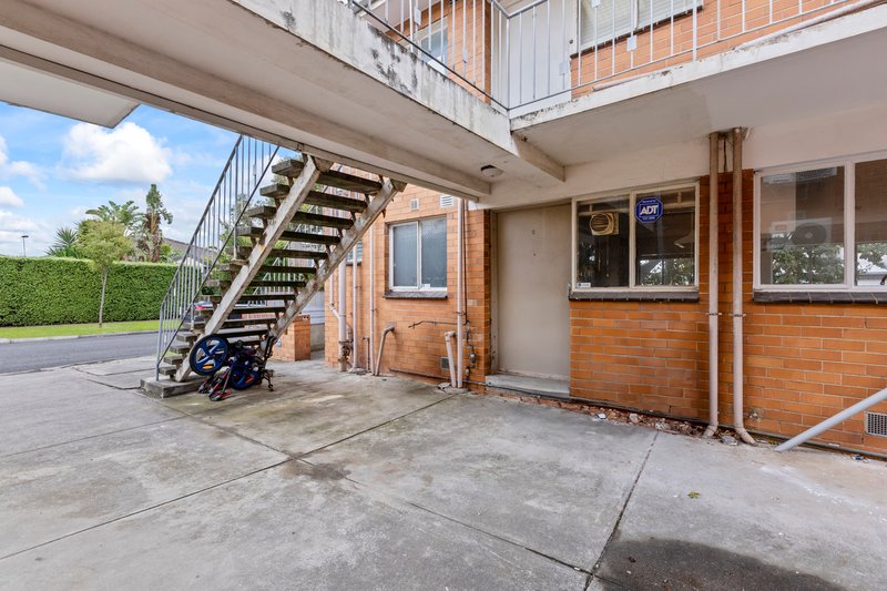 Photo - 2/29 Caringa Street, Pascoe Vale VIC 3044 - Image 1