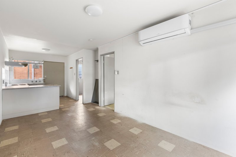 Photo - 2/29 Caringa Street, Pascoe Vale VIC 3044 - Image 5