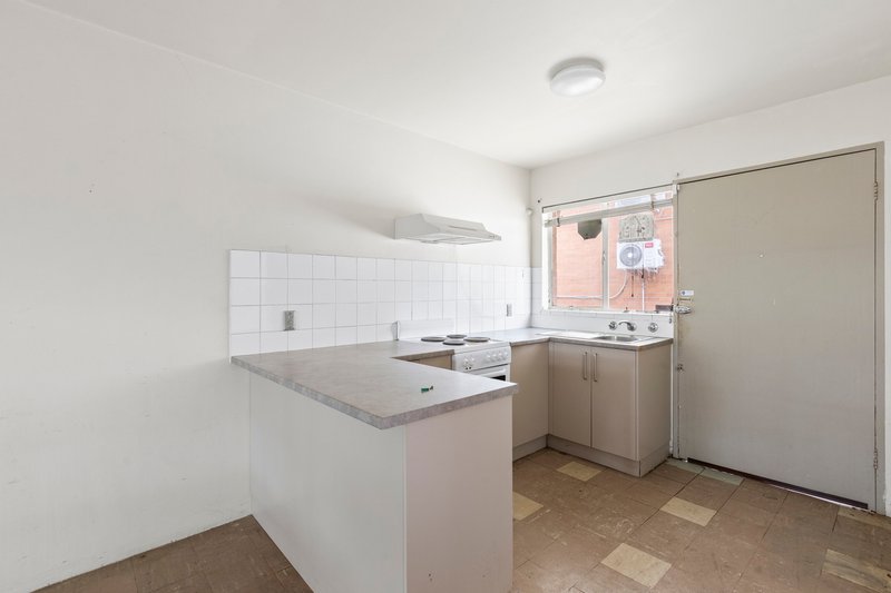 Photo - 2/29 Caringa Street, Pascoe Vale VIC 3044 - Image 8