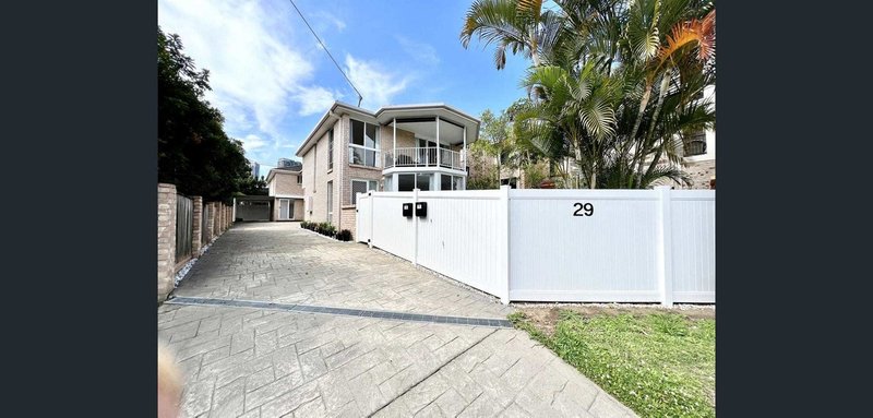 Photo - 2/29 Chester Terrace, Southport QLD 4215 - Image 2