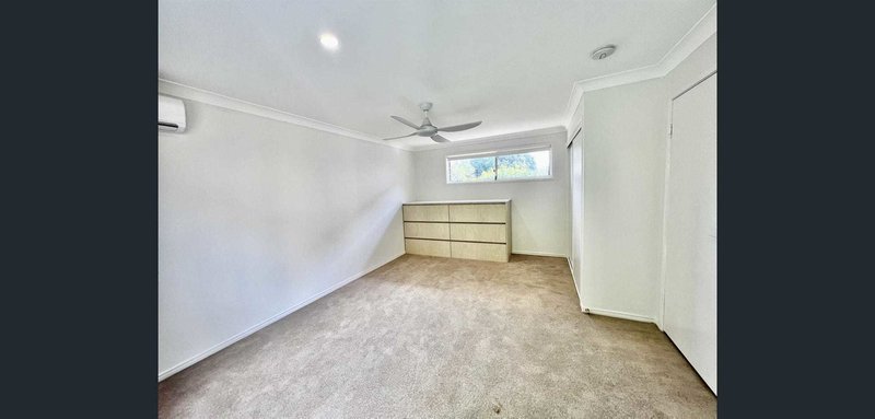 Photo - 2/29 Chester Terrace, Southport QLD 4215 - Image 30