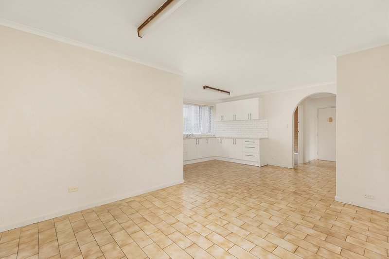 Photo - 2/29 Daisy Street, Essendon VIC 3040 - Image 2