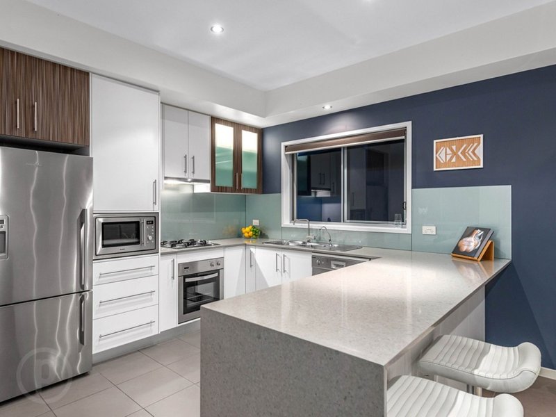 Photo - 2/29 Dalziel Street, Nundah QLD 4012 - Image 5