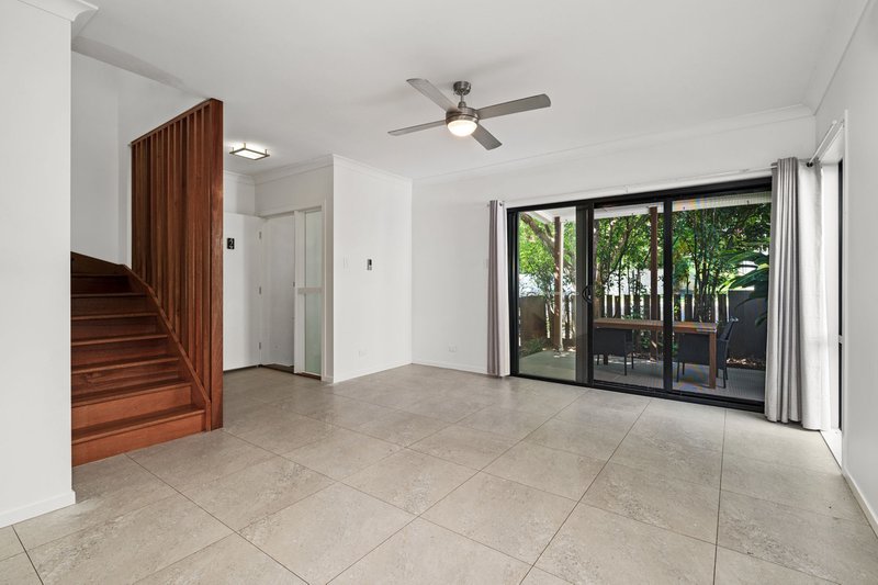 Photo - 2/29 Eversley Terrace, Yeronga QLD 4104 - Image 6