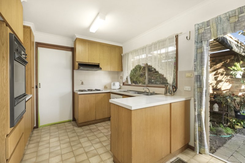 Photo - 2/29 Fernhill Street, Glen Waverley VIC 3150 - Image 3