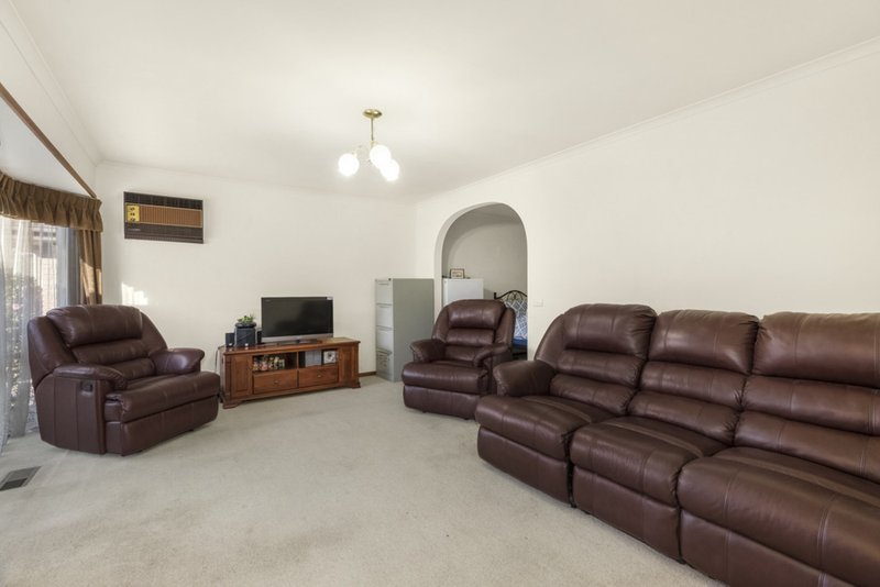 Photo - 2/29 Fernhill Street, Glen Waverley VIC 3150 - Image 5