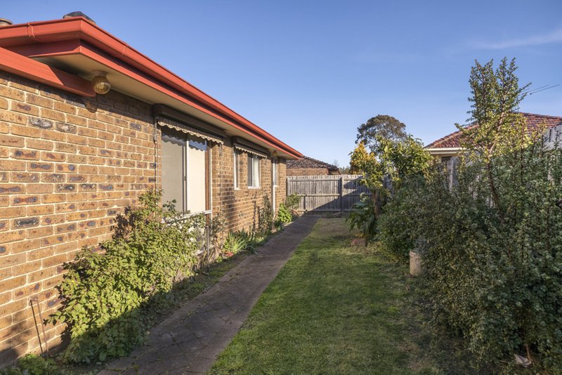 Photo - 2/29 Fernhill Street, Glen Waverley VIC 3150 - Image 7