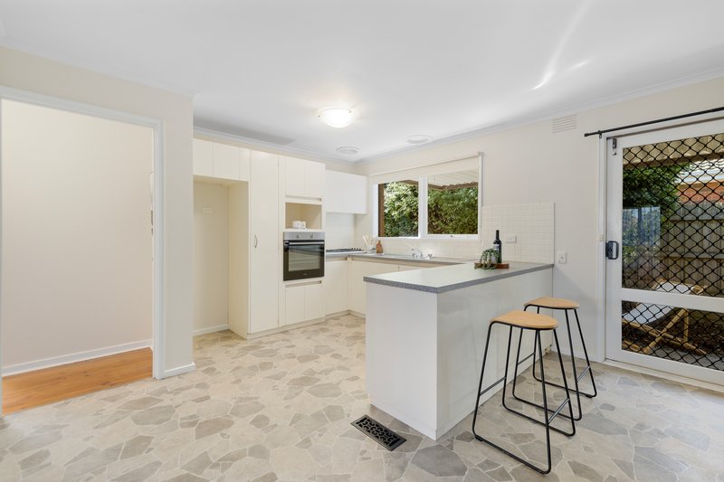 Photo - 2/29 Forest Road, Ferntree Gully VIC 3156 - Image 5