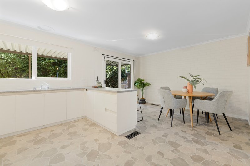 Photo - 2/29 Forest Road, Ferntree Gully VIC 3156 - Image 7