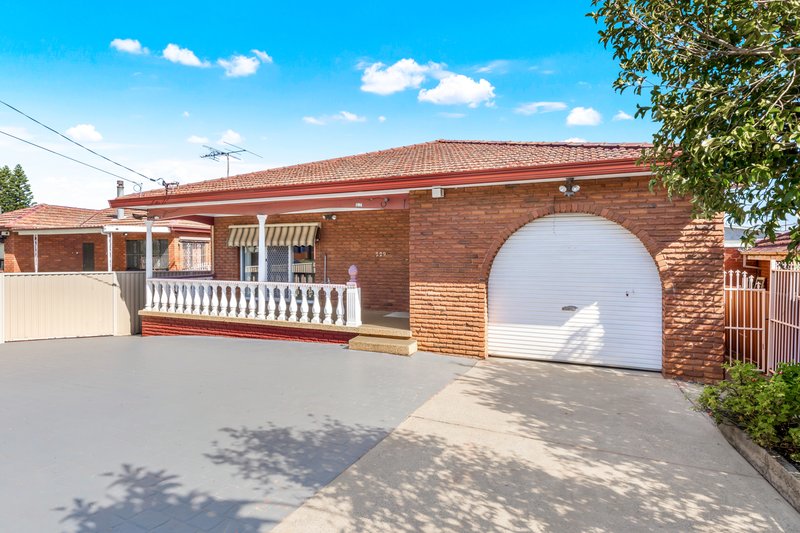 Photo - 229 Hamilton Road, Fairfield West NSW 2165 - Image 2