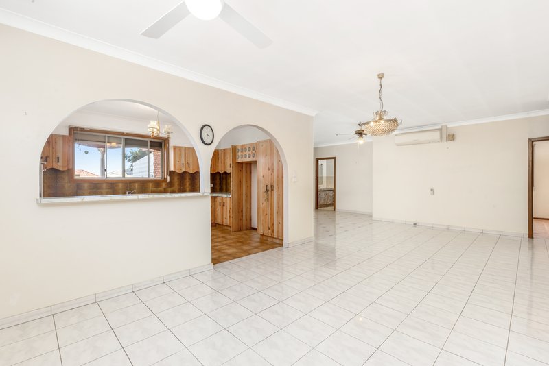 Photo - 229 Hamilton Road, Fairfield West NSW 2165 - Image 6