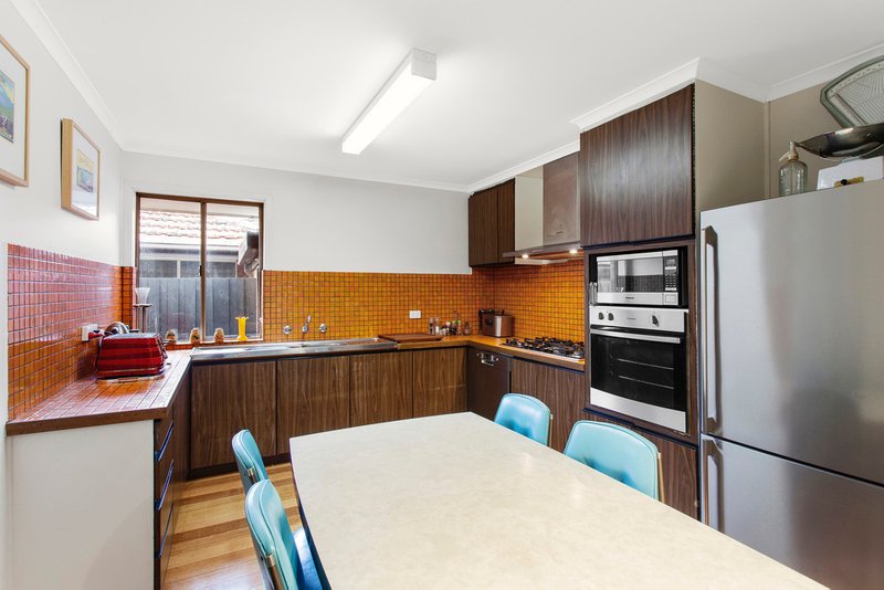 Photo - 2/29 Henrietta Street, Hampton East VIC 3188 - Image 4