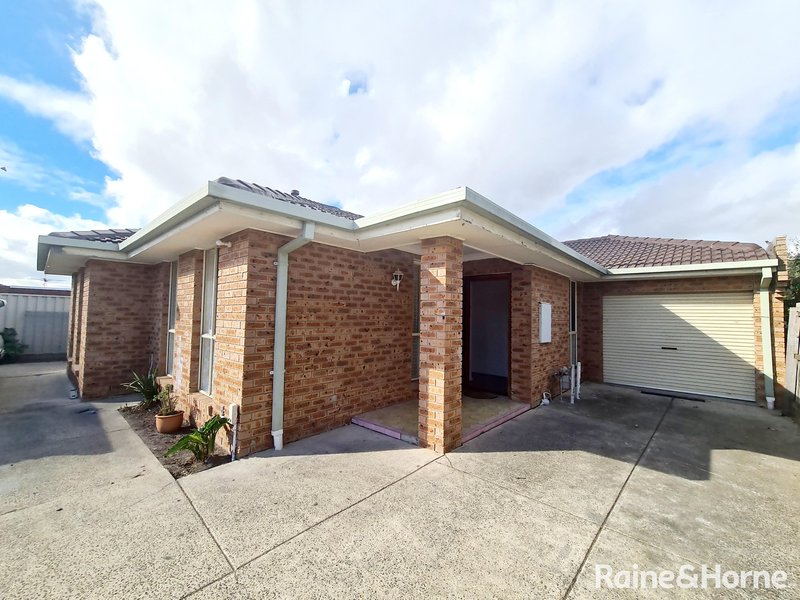Photo - 2/29 Henry Street, St Albans VIC 3021 - Image 1