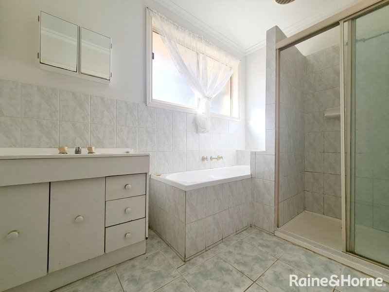 Photo - 2/29 Henry Street, St Albans VIC 3021 - Image 7