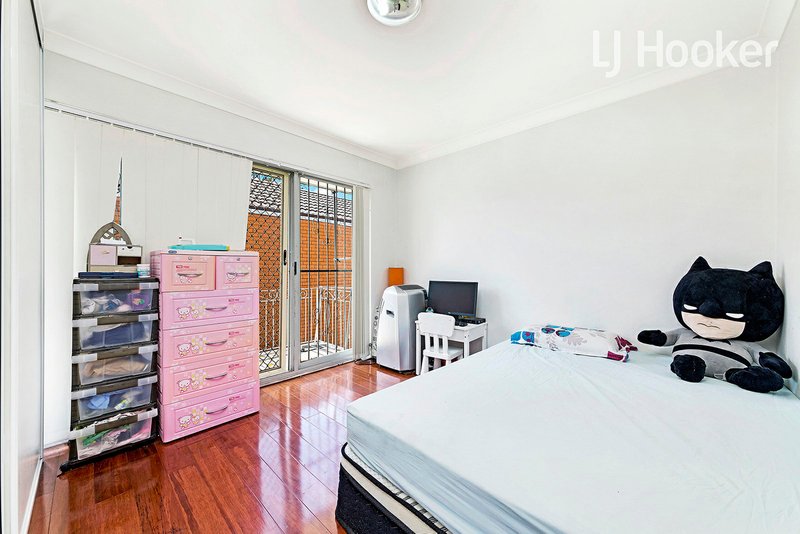 Photo - 2/29 Hill Street, Cabramatta NSW 2166 - Image 5