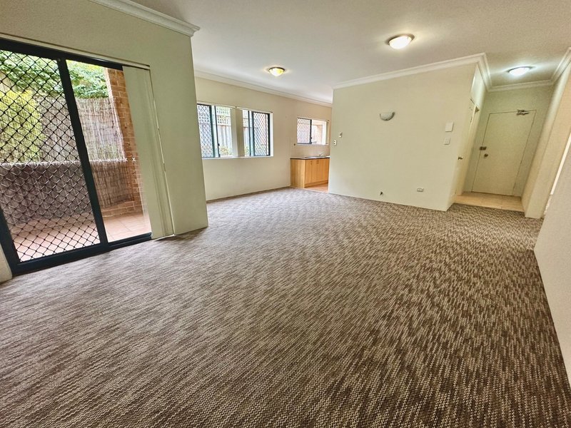 Photo - 2/29 New Orleans Crescent, Maroubra NSW 2035 - Image 2
