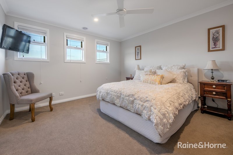 Photo - 2/29 Pasley Street, Sunbury VIC 3429 - Image 13