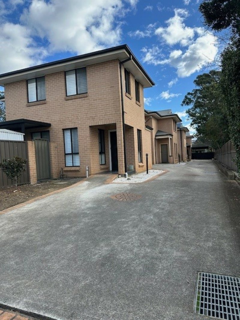 Photo - 2/29 Pembroke Street, Cambridge Park NSW 2747 - Image 2