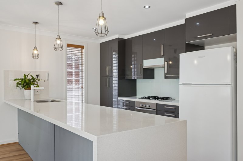 Photo - 229 Phillip Avenue, Hackett ACT 2602 - Image 3