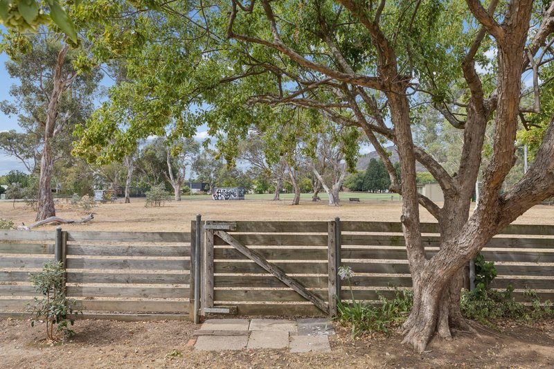 Photo - 229 Phillip Avenue, Hackett ACT 2602 - Image 17