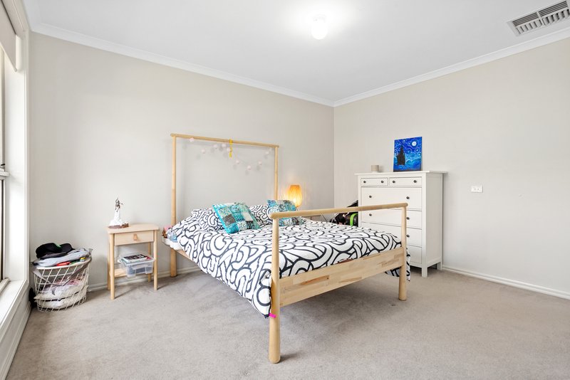 Photo - 2/29 Renown Street, Bentleigh VIC 3204 - Image 3