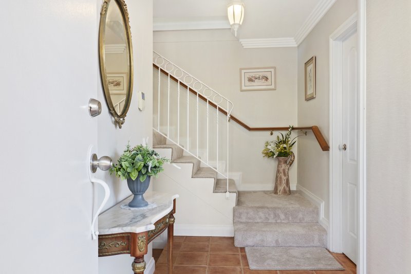 Photo - 2/29 Seashell Avenue, Mermaid Beach QLD 4218 - Image 3