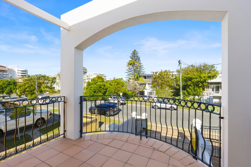 Photo - 2/29 Seashell Avenue, Mermaid Beach QLD 4218 - Image 7