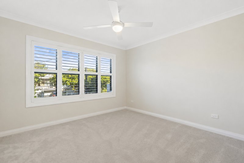 Photo - 2/29 Seashell Avenue, Mermaid Beach QLD 4218 - Image 9