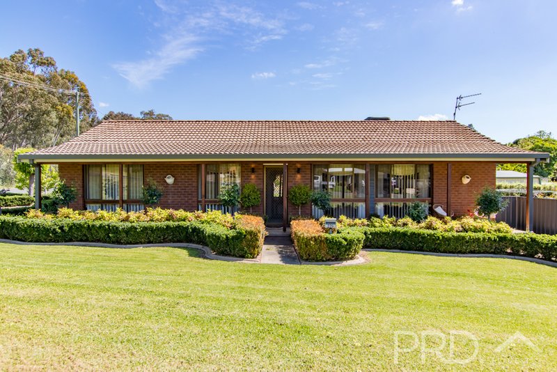 Photo - 229 Simpson Street, Tumut NSW 2720 - Image 1