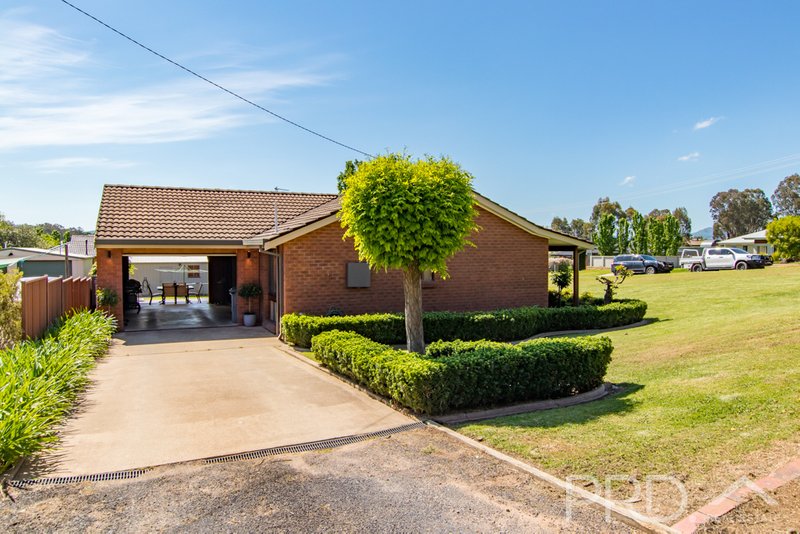 Photo - 229 Simpson Street, Tumut NSW 2720 - Image 18