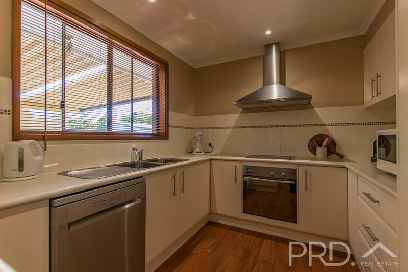 Photo - 229 Simpson Street, Tumut NSW 2720 - Image 4