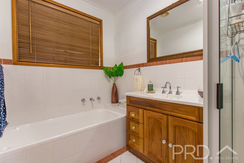 Photo - 229 Simpson Street, Tumut NSW 2720 - Image 9