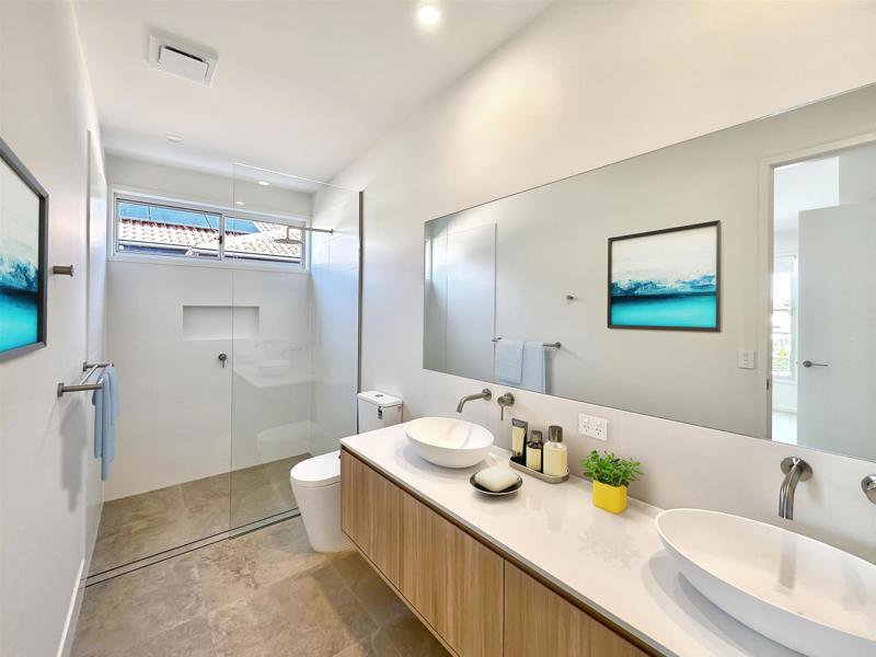 Photo - 2/29 Tallebudgera Drive, Palm Beach QLD 4221 - Image 9