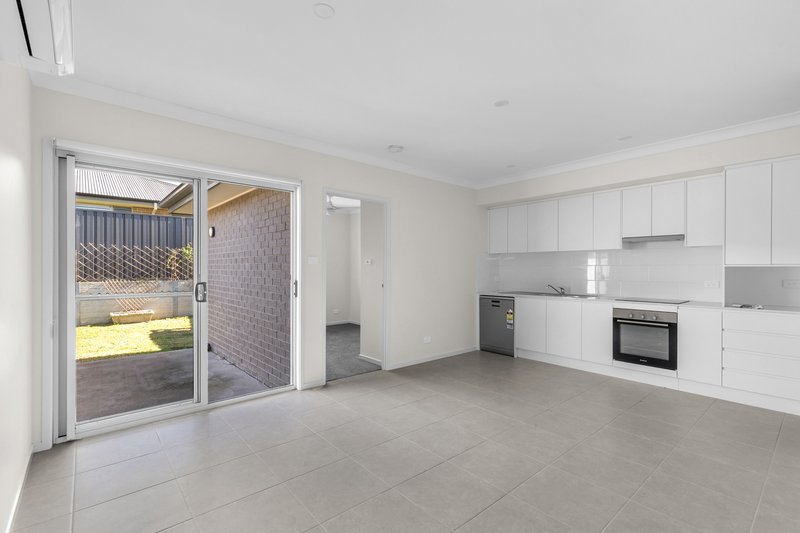 Photo - 2/29 Tangerine Street, Gillieston Heights NSW 2321 - Image 3