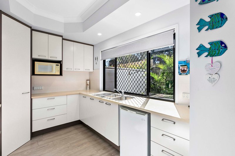 Photo - 2/29 Tavistock Street, Torquay QLD 4655 - Image 8