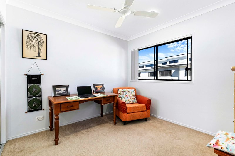 Photo - 2/29 Tavistock Street, Torquay QLD 4655 - Image 17