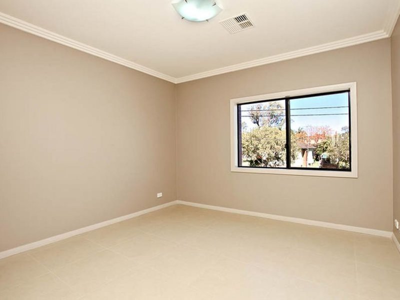 Photo - 2/290 Hector Street, Bass Hill NSW 2197 - Image 5