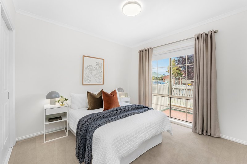 Photo - 2/292 Warrigal Road, Oakleigh South VIC 3167 - Image 5