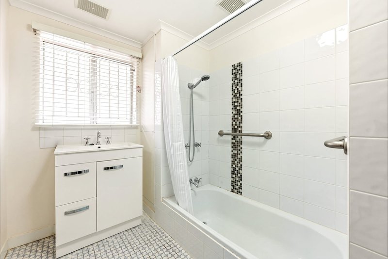 Photo - 2/296 Cavendish Road, Coorparoo QLD 4151 - Image 7