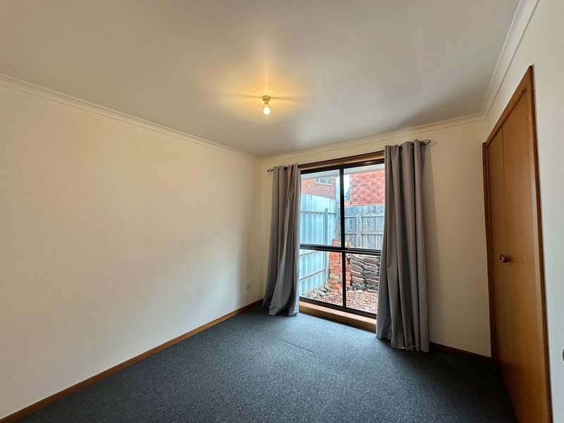Photo - 2/298 Victoria Street, Altona Meadows VIC 3028 - Image 5